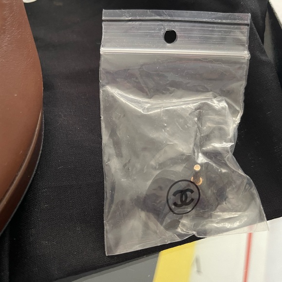 Chanel 🤎 Gorgeous Classic Brown Cap Toe CC Platform Pumps Size 37 - Picture 8 of 10